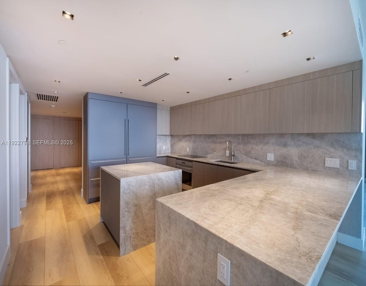 ICONBRICKELL CONDO NO 1 - Residential