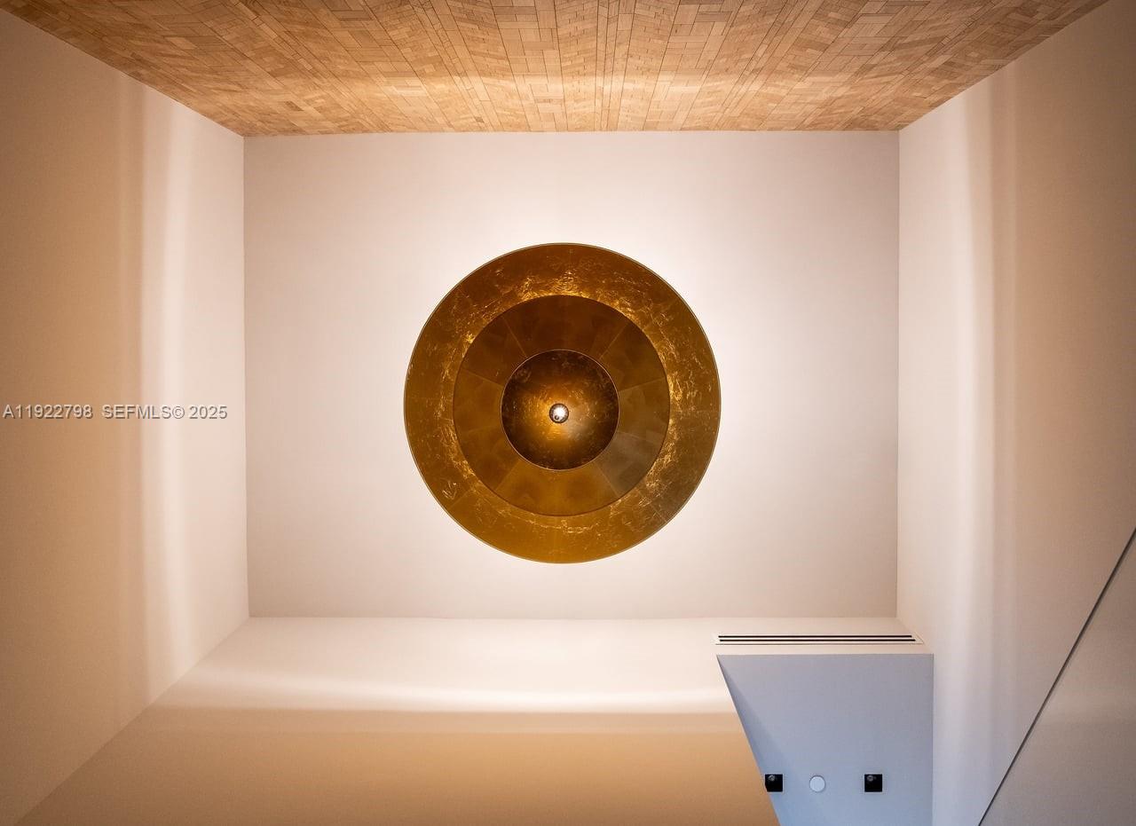 ICONBRICKELL CONDO NO 1 - Residential