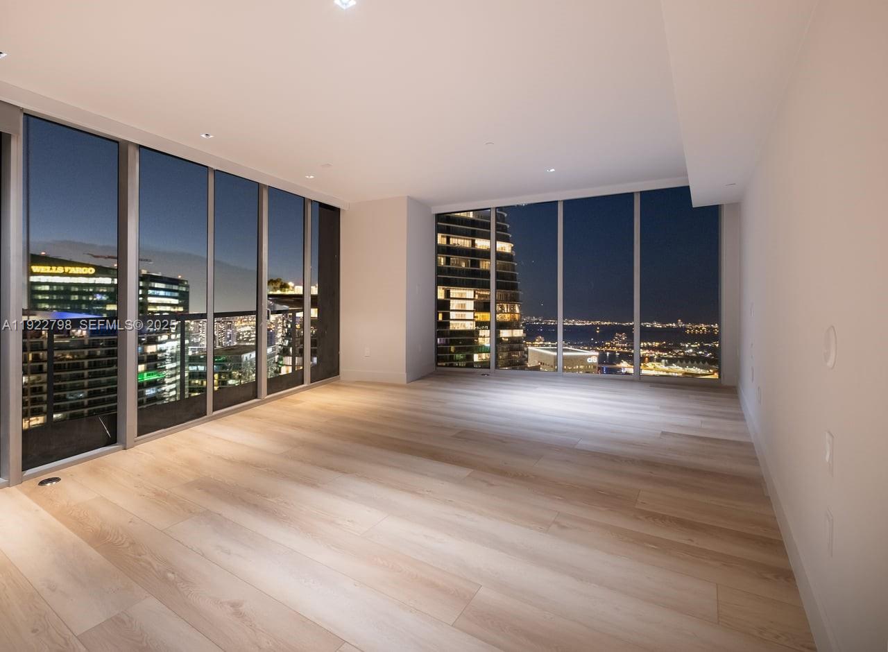 ICONBRICKELL CONDO NO 1 - Residential