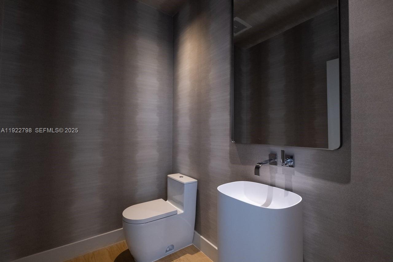 ICONBRICKELL CONDO NO 1 - Residential