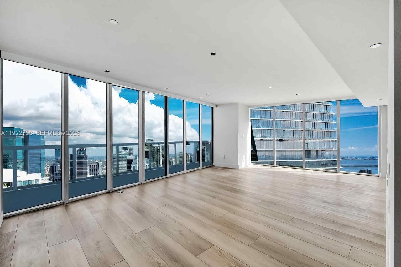 ICONBRICKELL CONDO NO 1 - Residential