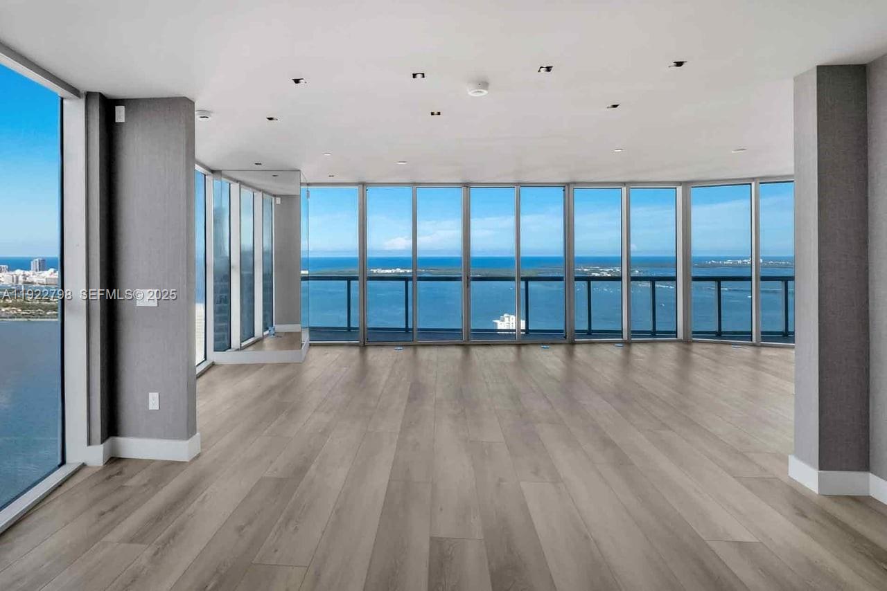 ICONBRICKELL CONDO NO 1 - Residential