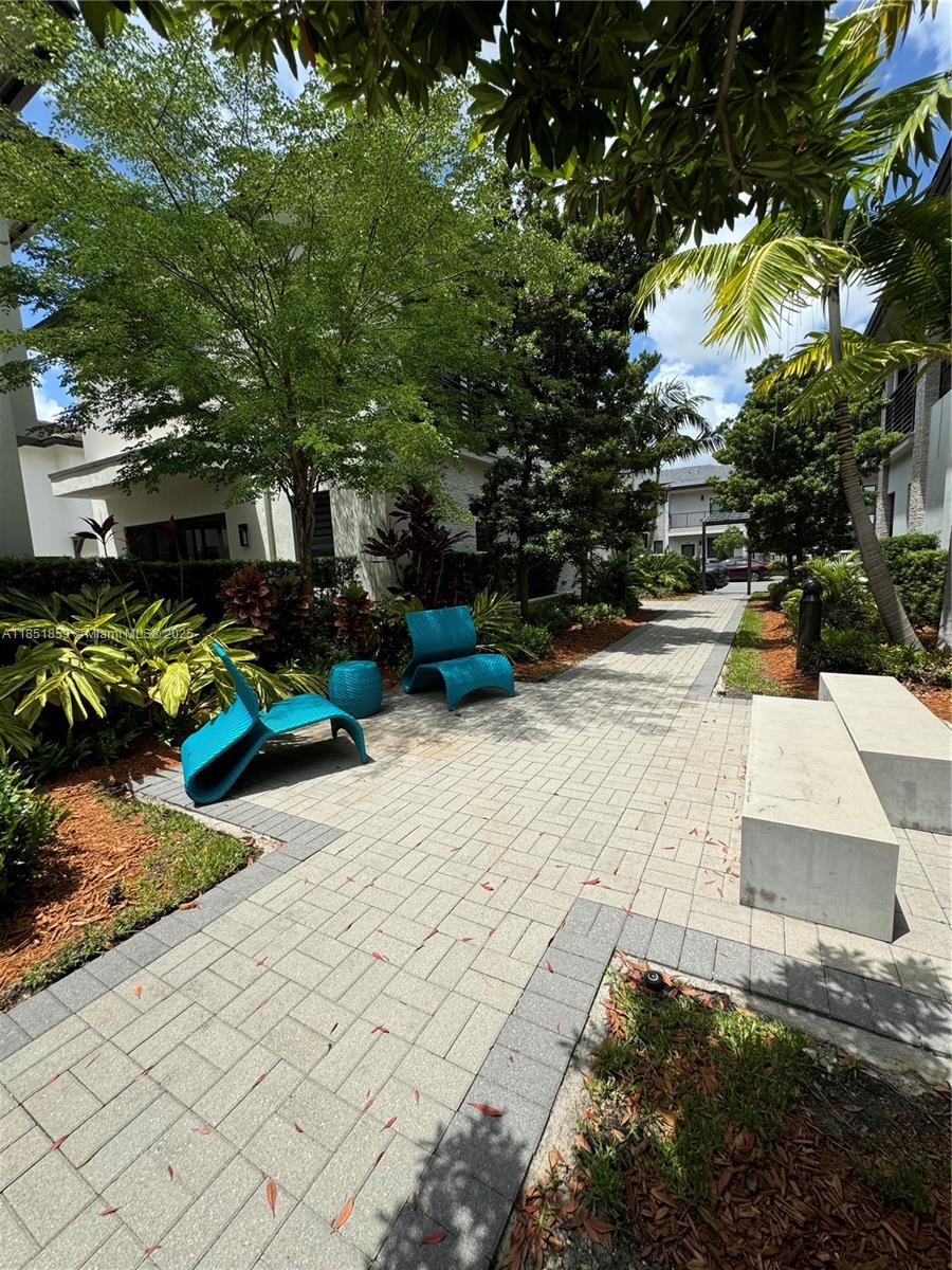 DOWNTOWN DORAL SOUTH PHAS - Residential Lease