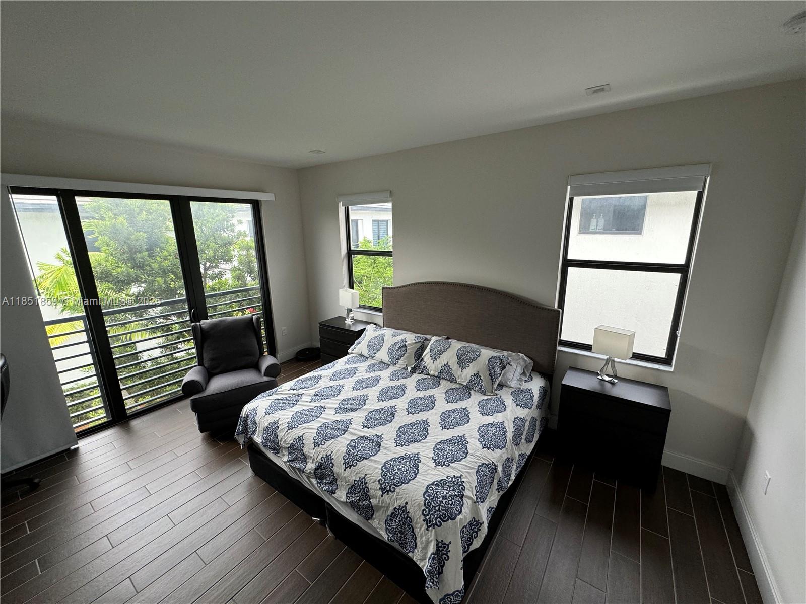 DOWNTOWN DORAL SOUTH PHAS - Residential Lease