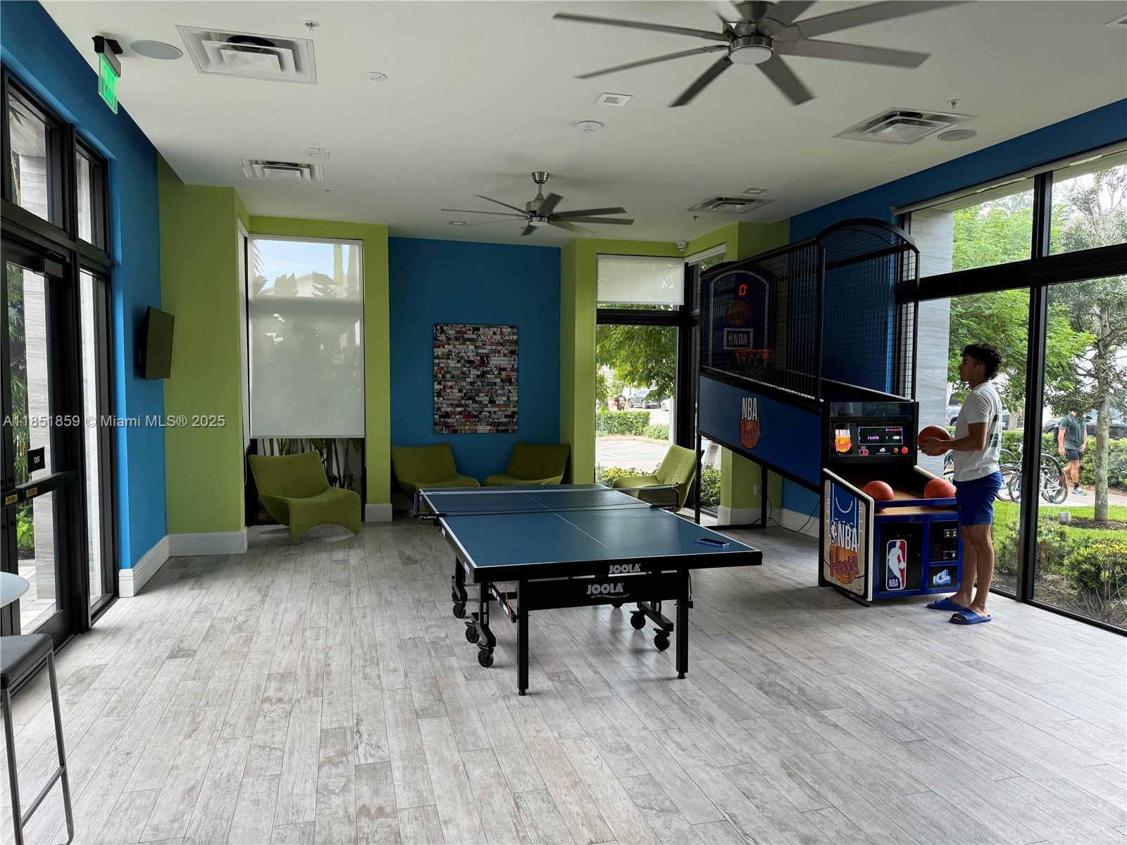 DOWNTOWN DORAL SOUTH PHAS - Residential Lease