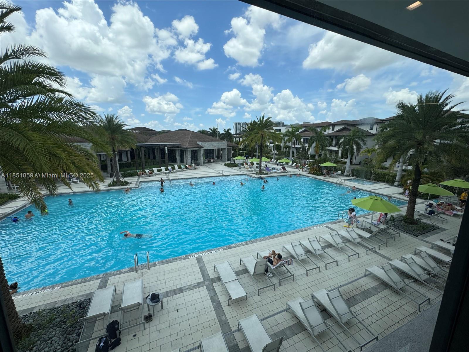 DOWNTOWN DORAL SOUTH PHAS - Residential Lease