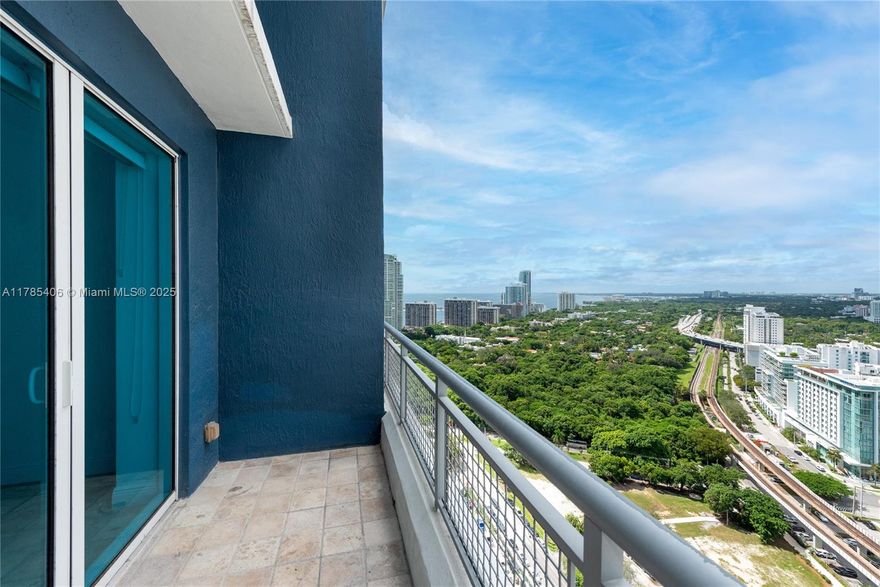 SPECTACULAR 1-BEDROOM, 1.5-BATH LOFT IN THE HEART OF BRICKELL!

ENJOY STUNNING CITY VIEWS AND ABUNDANT NATURAL LIGHT IN THIS MODERN LOFT FEATURING STAINLESS STEEL APPLIANCES AND A SPACIOUS OPEN LAYOUT. THE MASTER SUITE, LOCATED ON THE UPPER LEVEL, INCLUDES A WALK-IN CLOSET AND PRIVATE BATHROOM. DOWNSTAIRS HAS A LARGE LIVING AREA AND A CONVENIENT HALF BATH. 

AMENITIES INCLUDE A GYM, SPA, VALET SERVICE, AND 24-HOUR CONCIERGE. JUST STEPS AWAY FROM BRICKELL CITY CENTRE, MARY BRICKELL VILLAGE, PUBLIX, TOP RESTAURANTS, AND MORE.