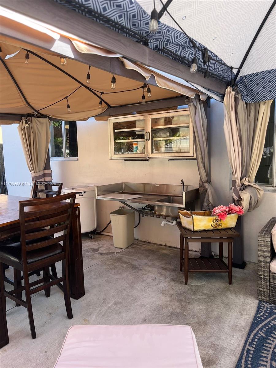 EFM ESTATES SECTIONS TWO - Residential