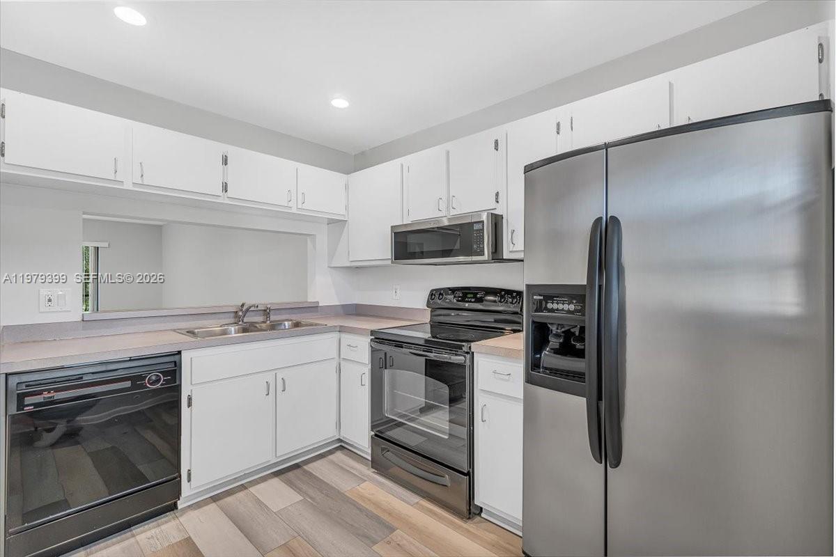 6832 S Palmetto Cir S 201