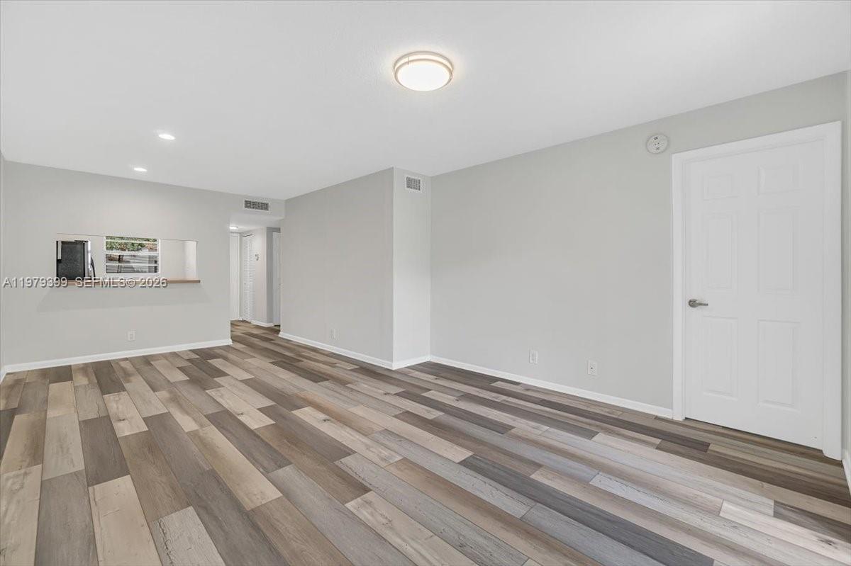 6832 S Palmetto Cir S 201