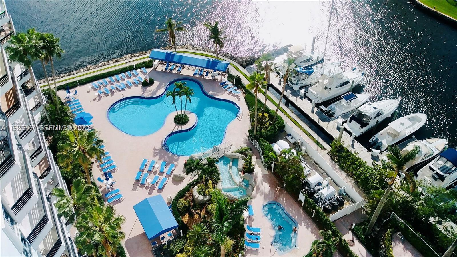 MYSTIC POINTE TOWER 500 C - Residential