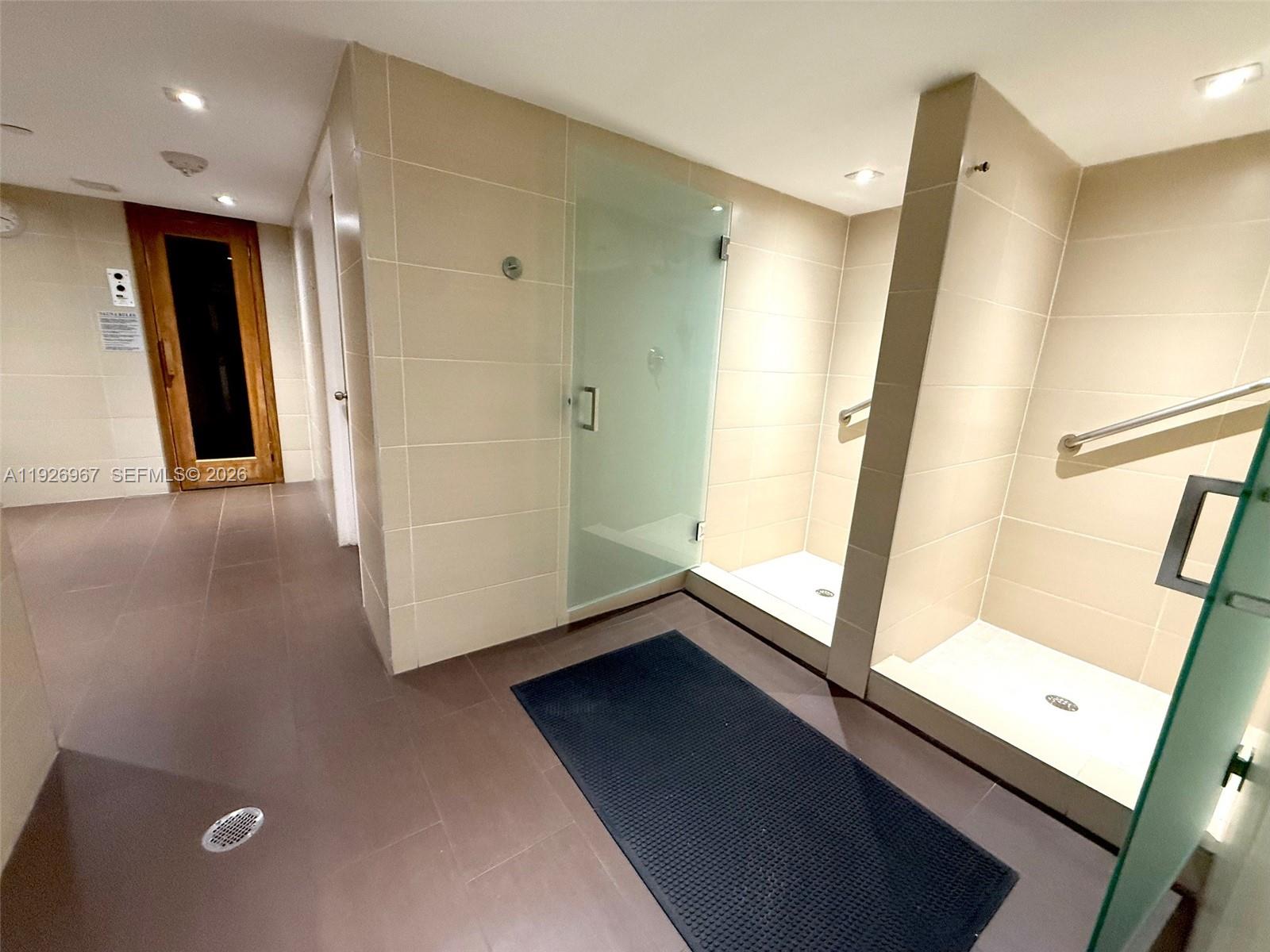 MYSTIC POINTE TOWER 500 C - Residential