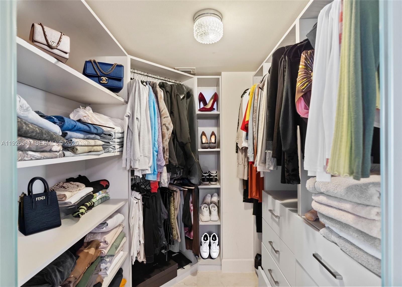 MYSTIC POINTE TOWER 500 C - Residential