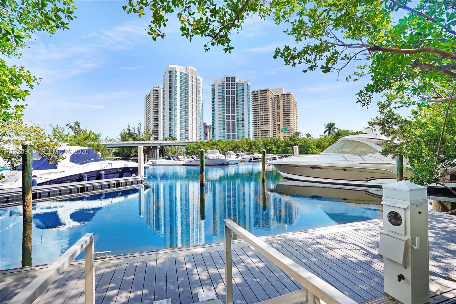 MYSTIC POINTE TOWER 500 C - Residential