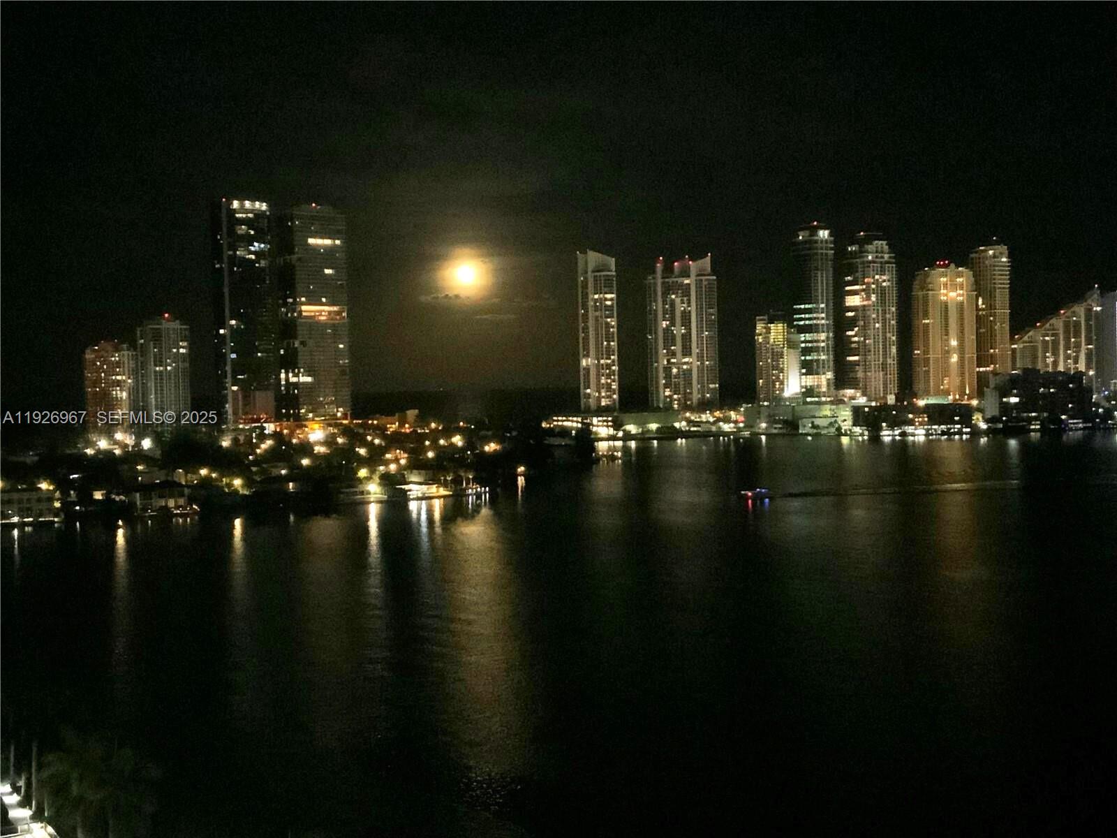 MYSTIC POINTE TOWER 500 C - Residential