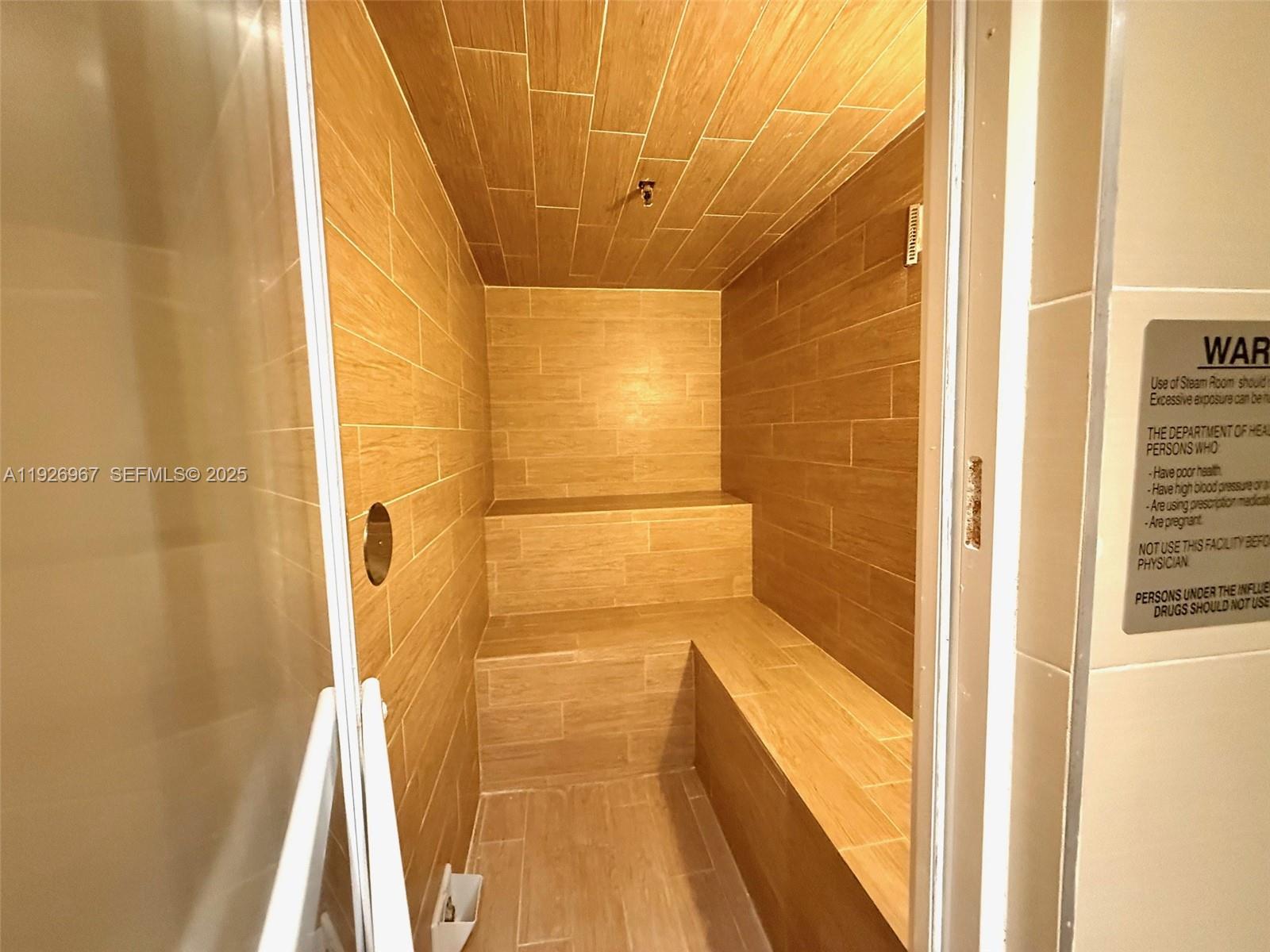 MYSTIC POINTE TOWER 500 C - Residential