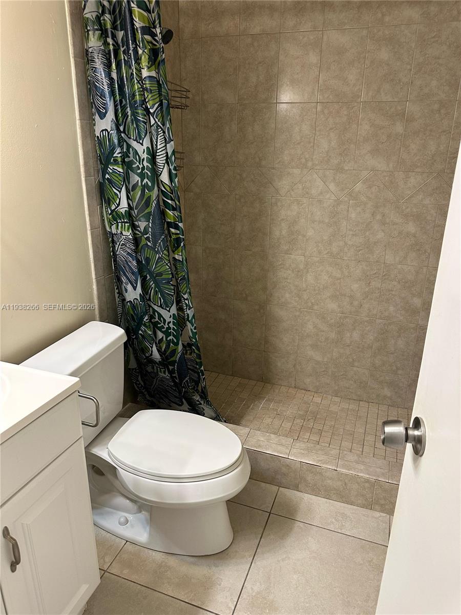 SUNRISE LAKES 76 CONDO - Residential