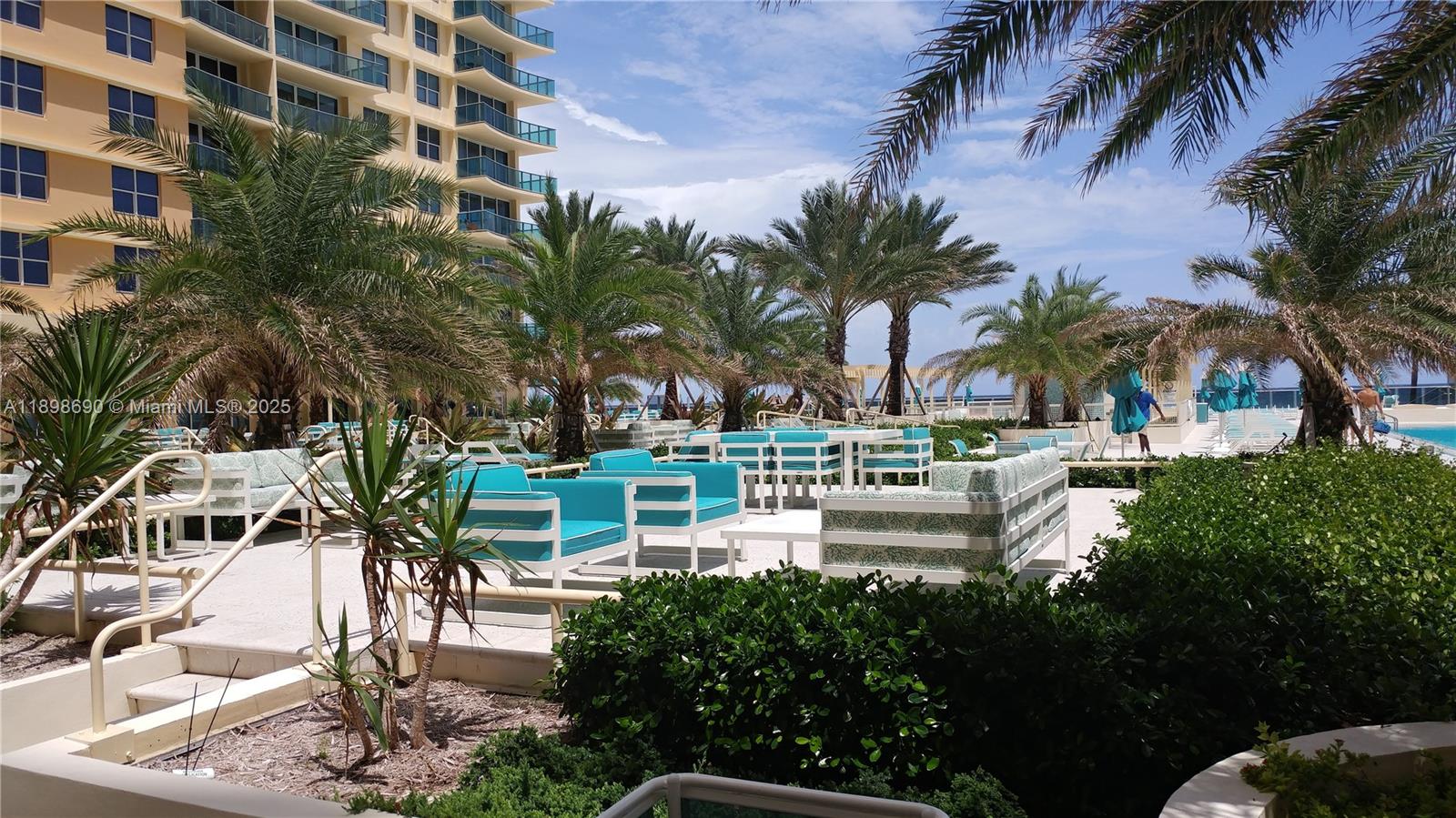 WAVE CONDO - Residential Lease