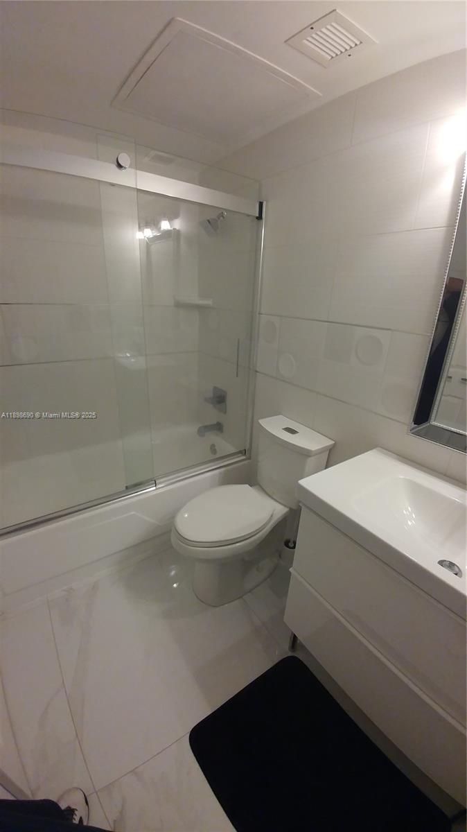 WAVE CONDO - Residential Lease