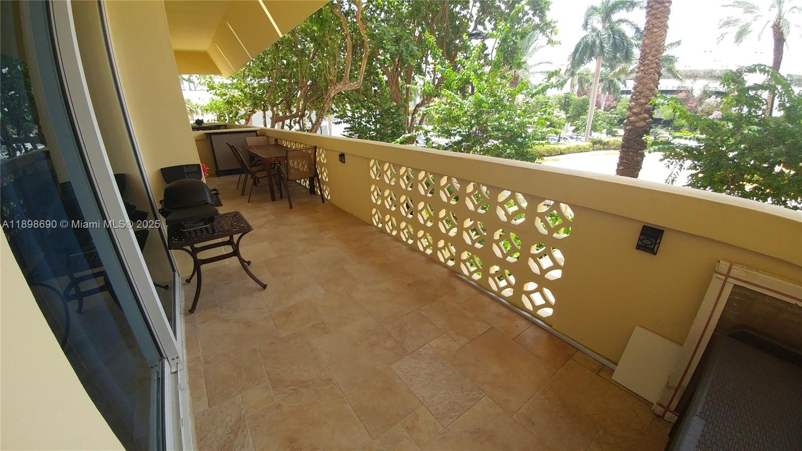 WAVE CONDO - Residential Lease