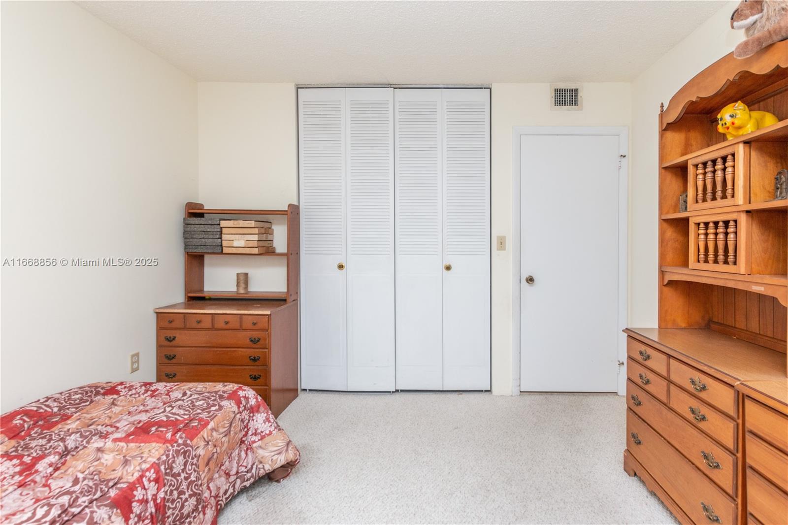COMMODORE PLAZA CONDO - Residential