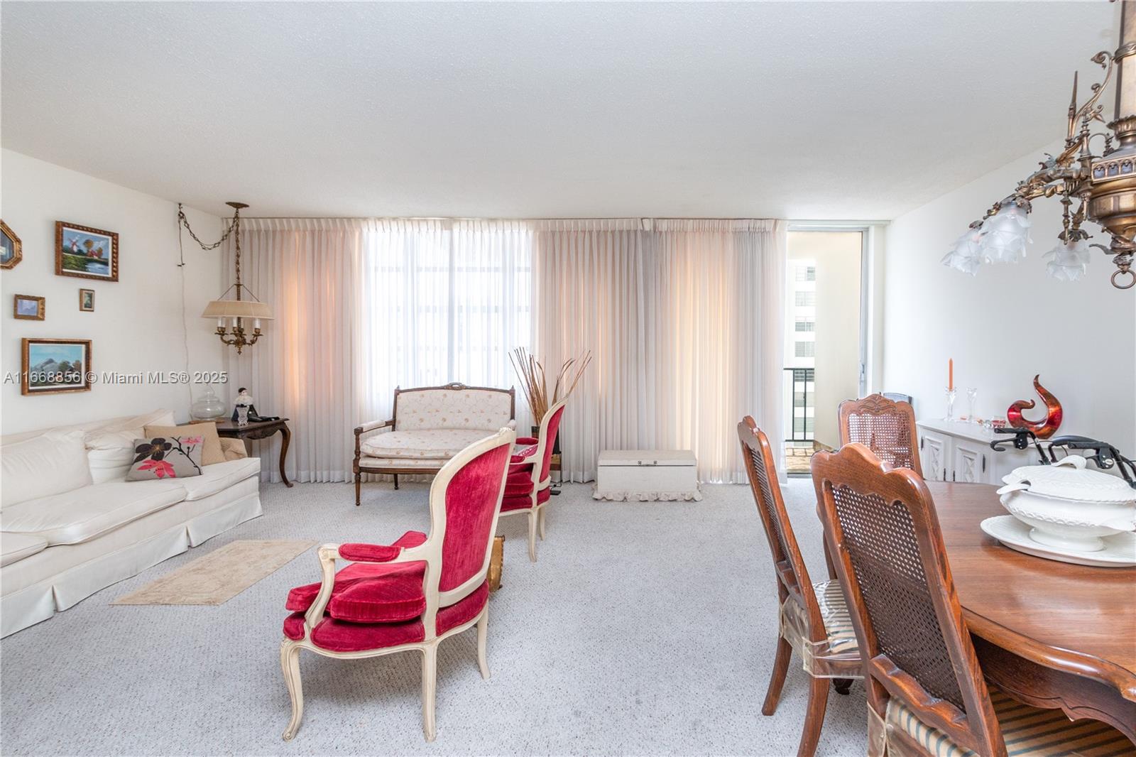 COMMODORE PLAZA CONDO - Residential
