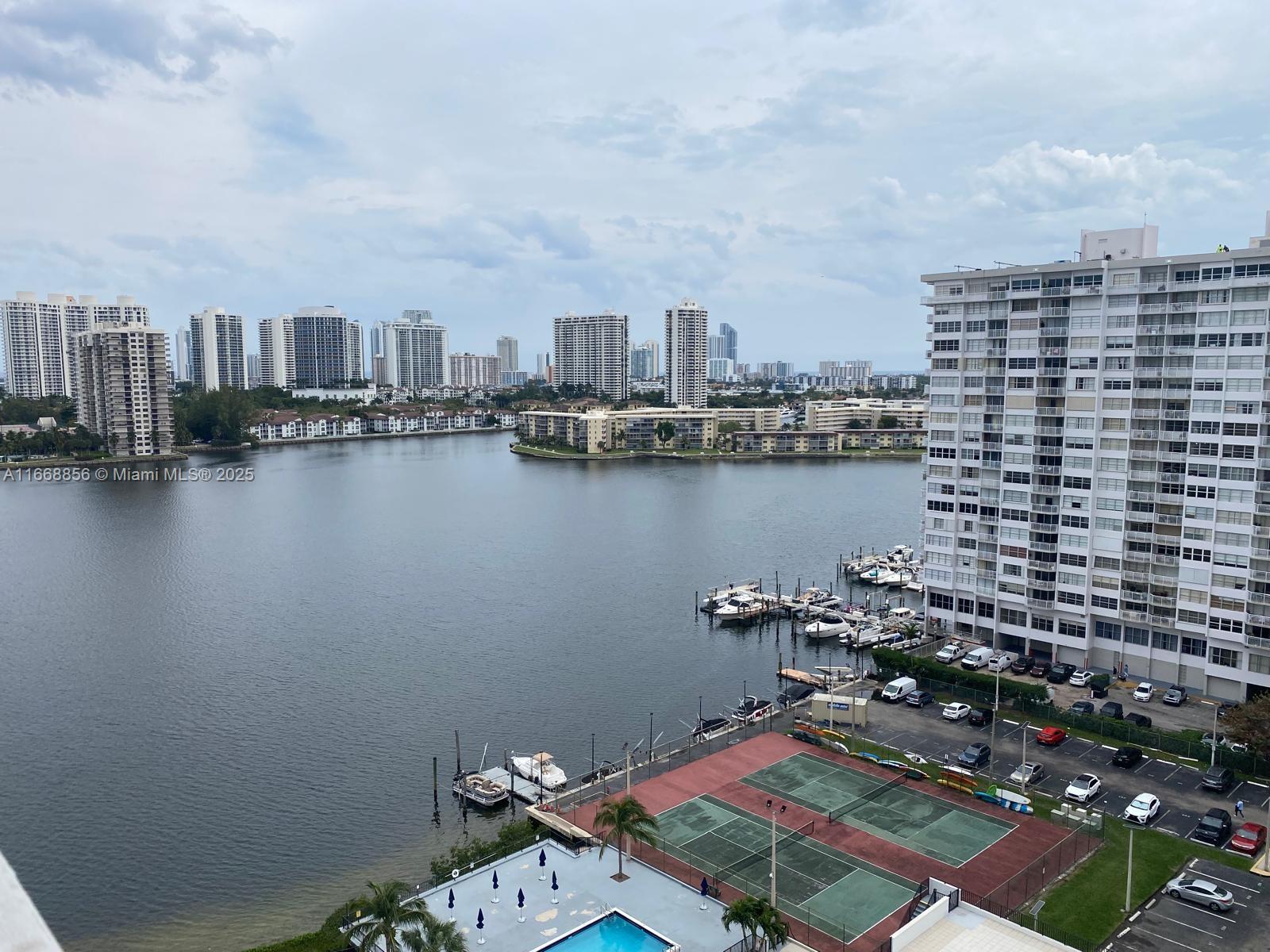 Great unit in Commodore Plaza, the association has received the 40 year recertification.
Lake view unit, Located east of US1, best walkability in the area, close to banks, restaurants, supermarkets and much more. Various amenities including tennis courts, pools, billiards, ping pong, spacious floor plans.
The price is negotiable. Make an offer.