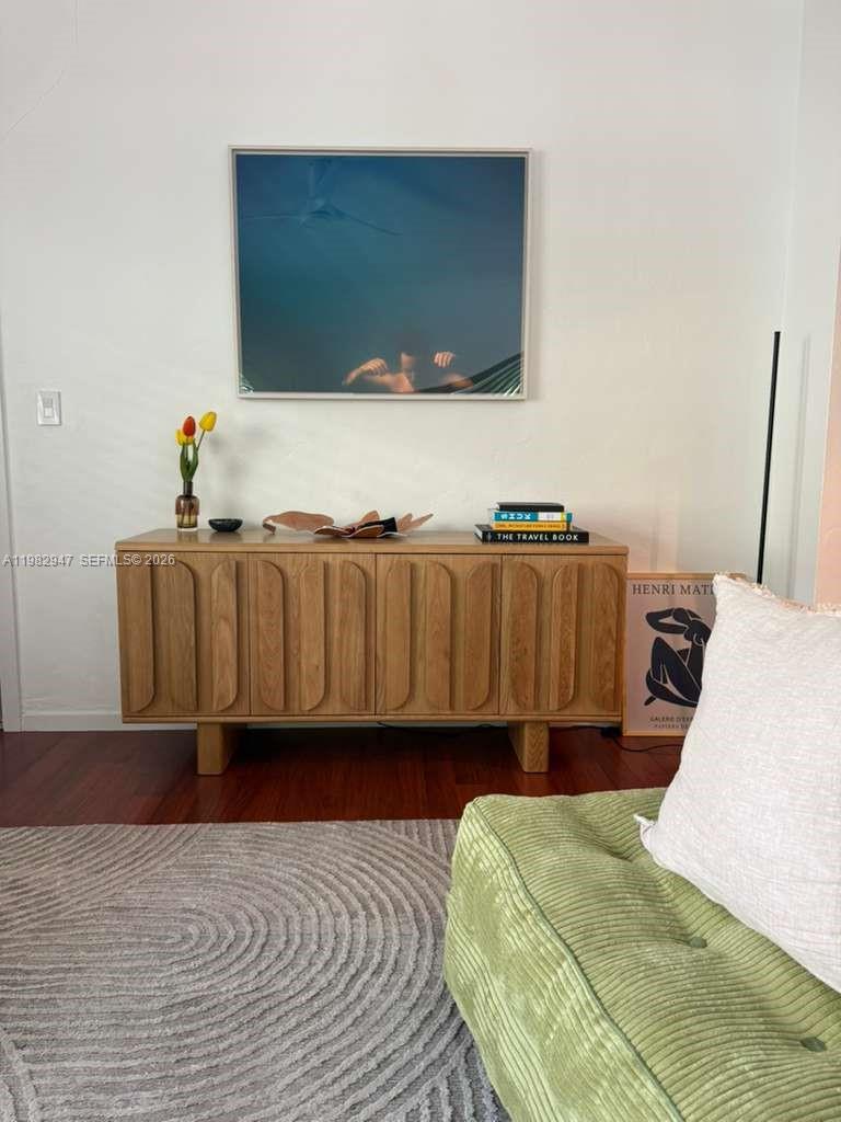 901 Meridian Ave 201