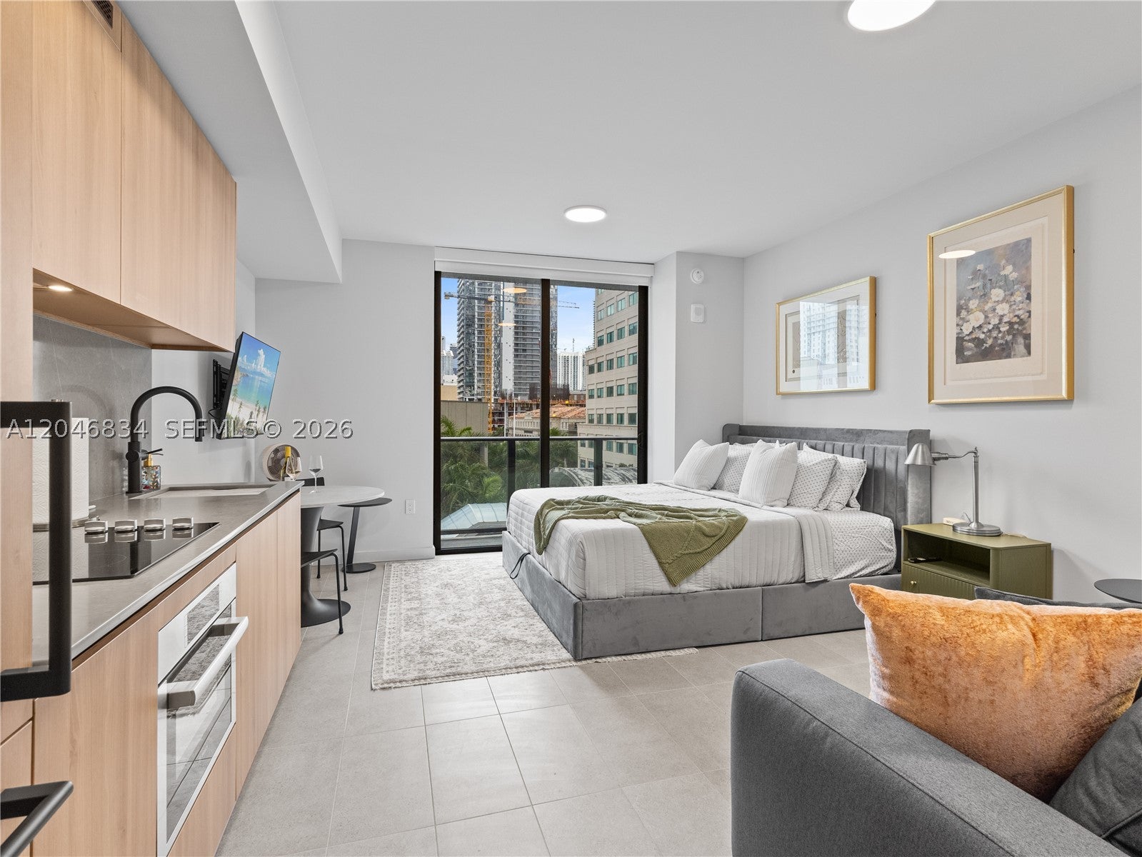 121 NE 5th St 504