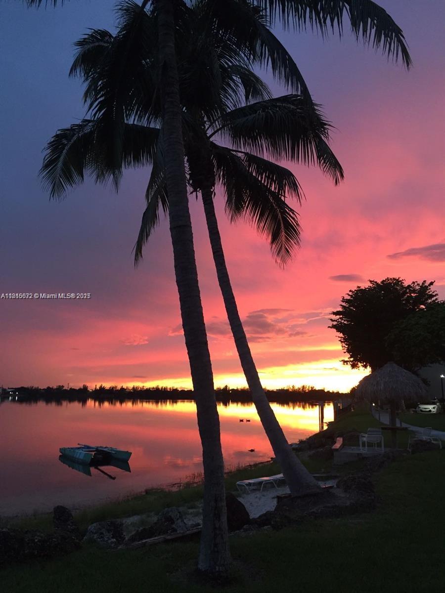 LAKE EMERALD CONDOMINIUM - Residential