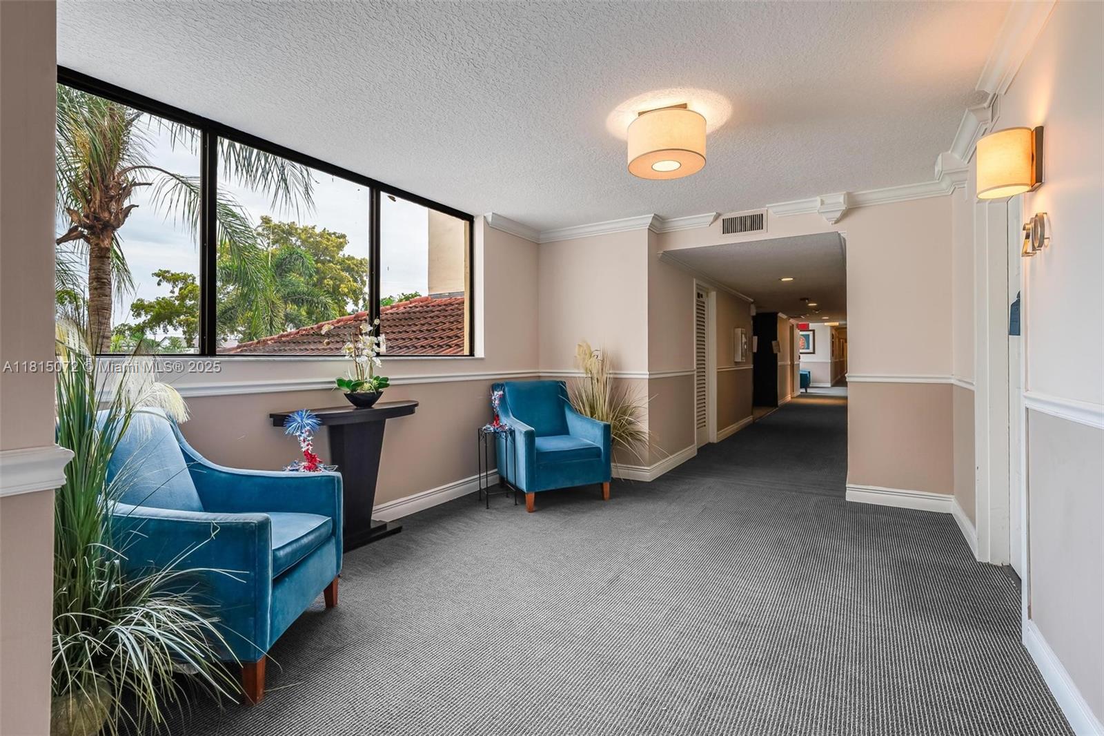 LAKE EMERALD CONDOMINIUM - Residential