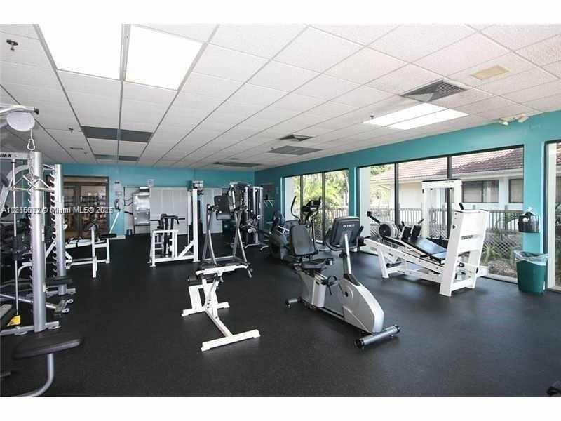 LAKE EMERALD CONDOMINIUM - Residential