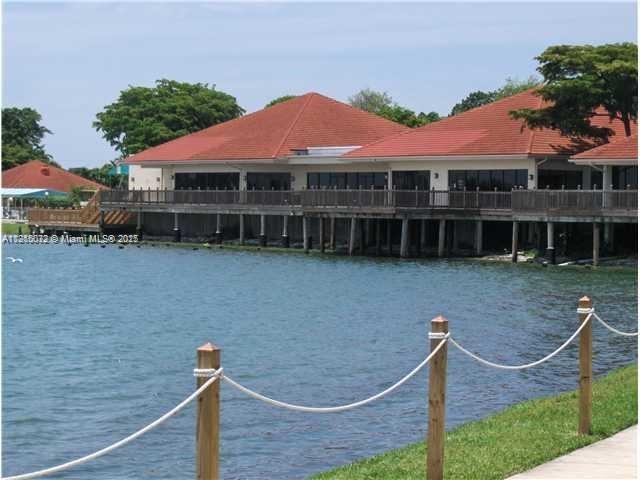 LAKE EMERALD CONDOMINIUM - Residential