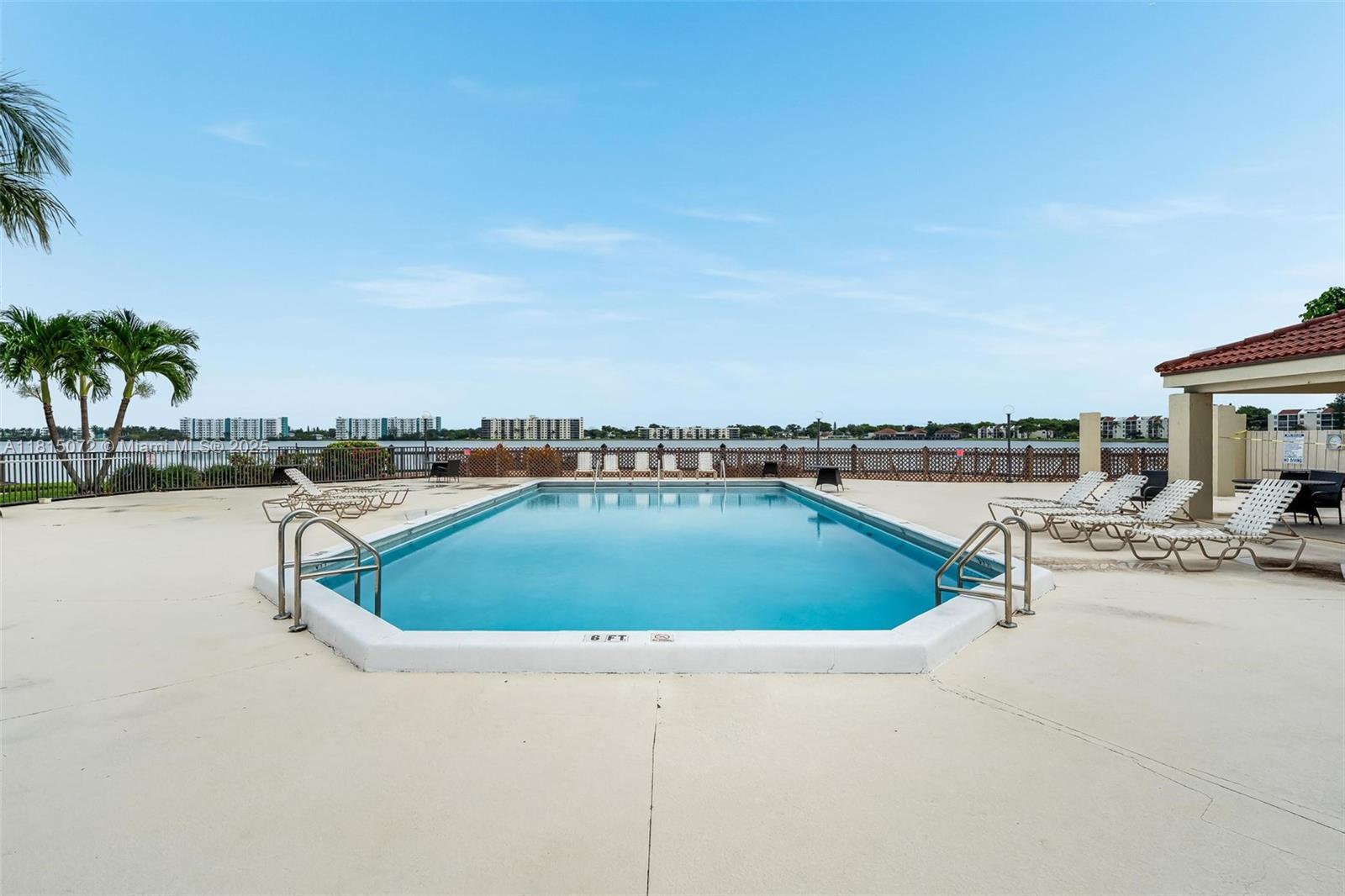 LAKE EMERALD CONDOMINIUM - Residential