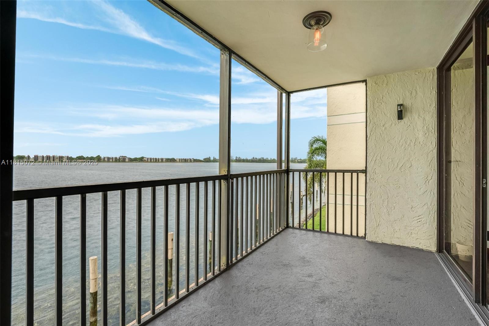LAKE EMERALD CONDOMINIUM - Residential