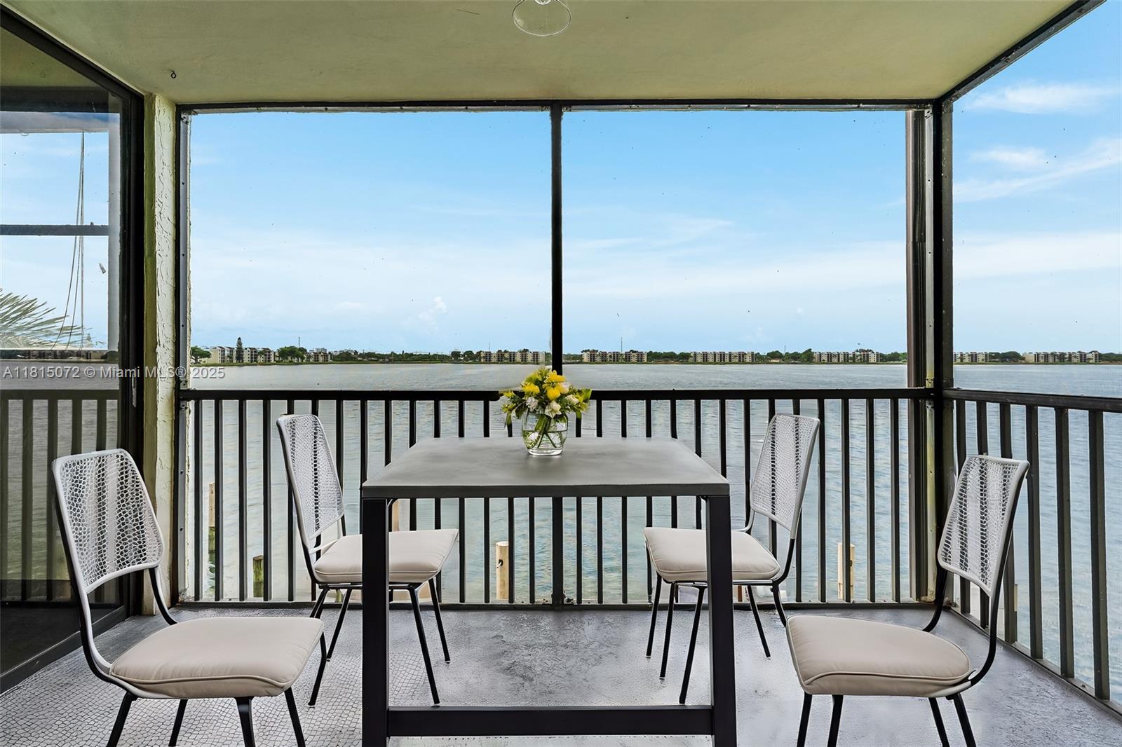 LAKE EMERALD CONDOMINIUM - Residential