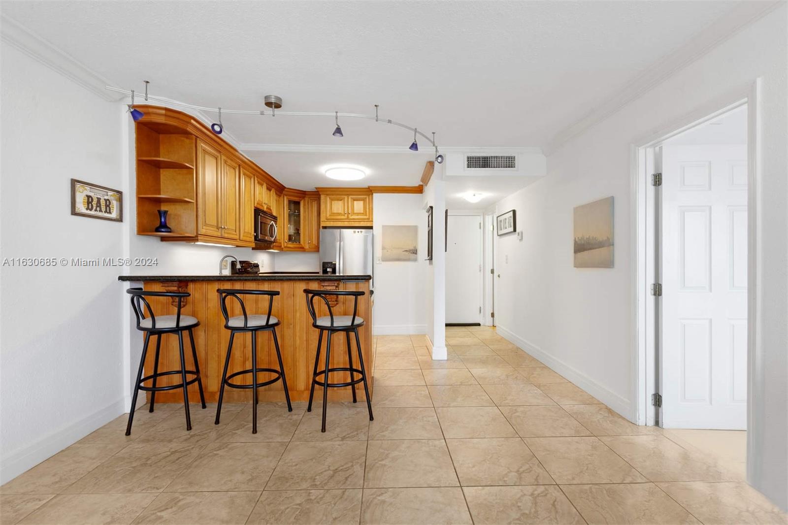 BAYSWATER COURT CONDO - Residential