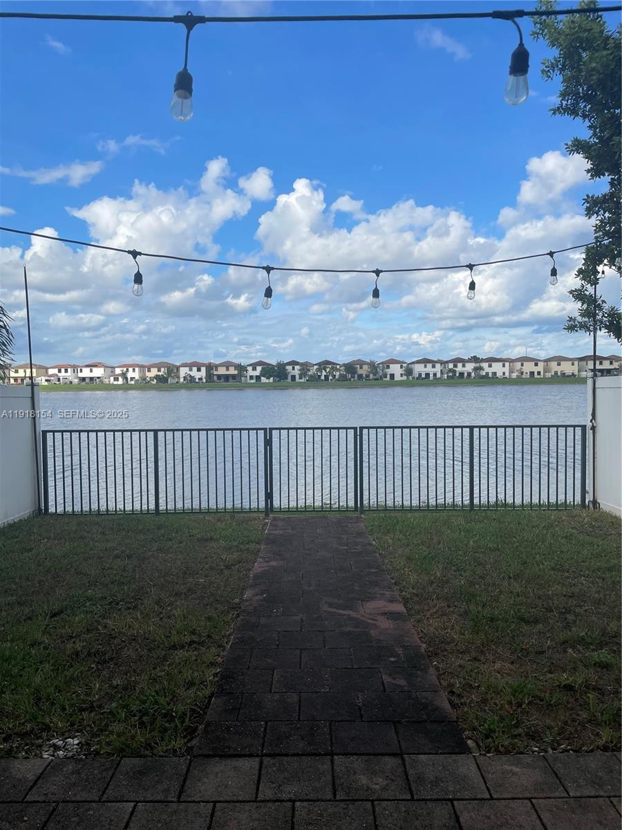 AQUABELLA SECTION ONE - Residential