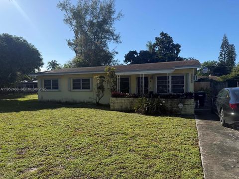 1870 NE 154th Ter North Miami Beach FL 33162