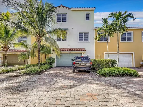12448 NW 17th Mnr, Pembroke Pines, FL 33028 - MLS#: A11793998