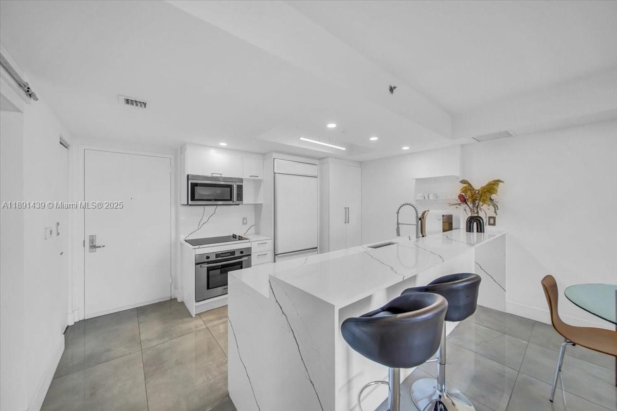 50 Biscayne Blvd 512