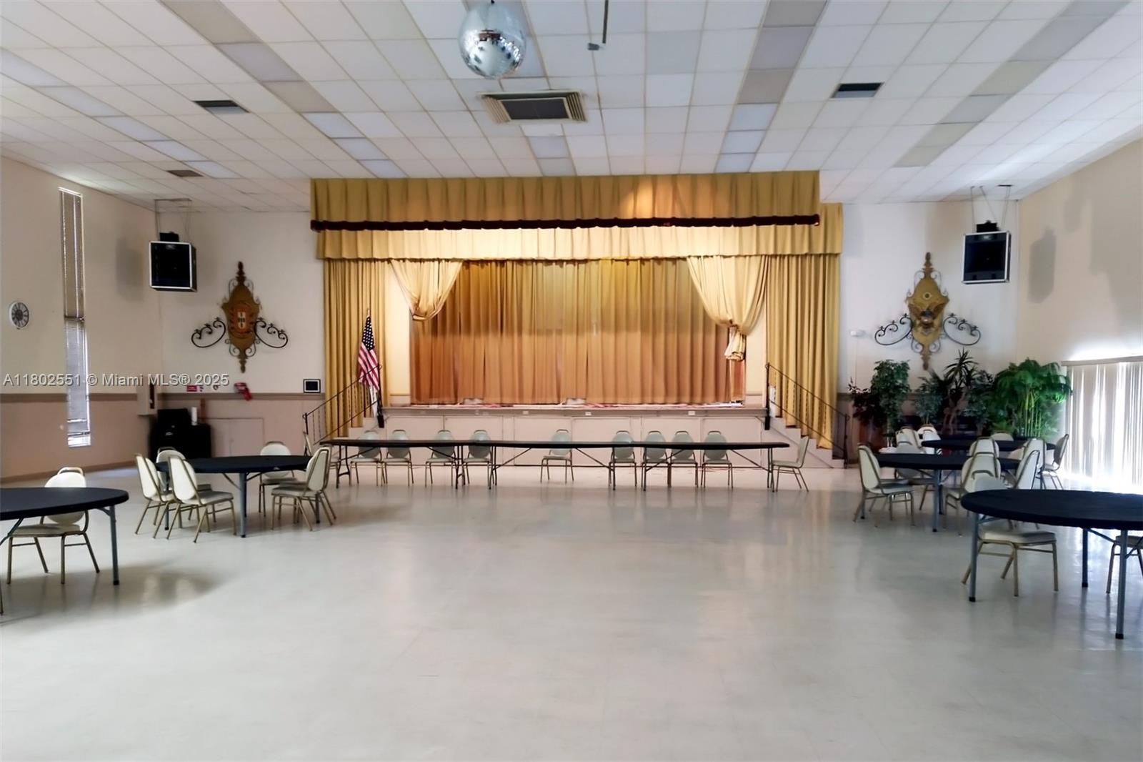 CASTLE APARTMENTS 12 COND - Residential