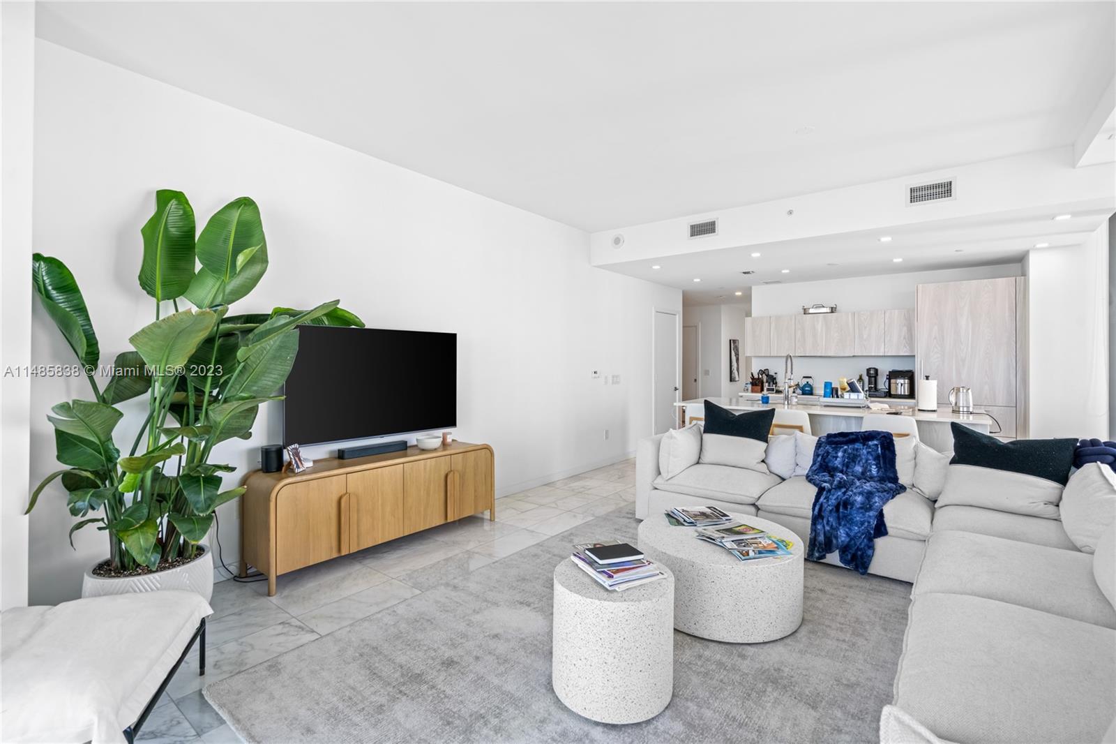 480 NE 31 Street 3907