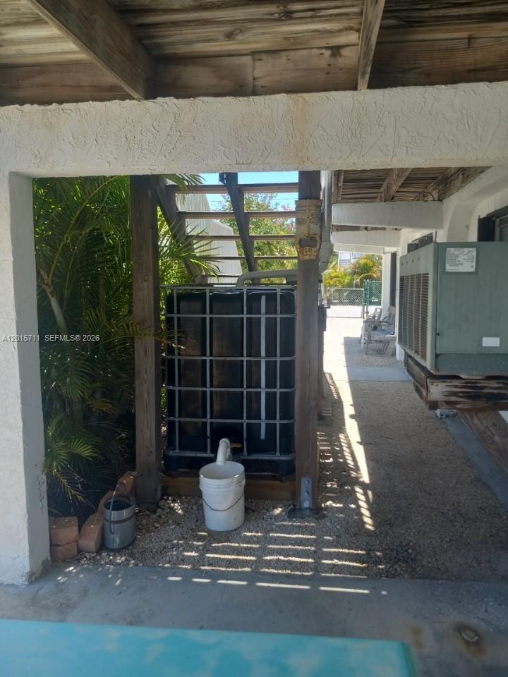 CAHILL PINES AND PALMS - Residential