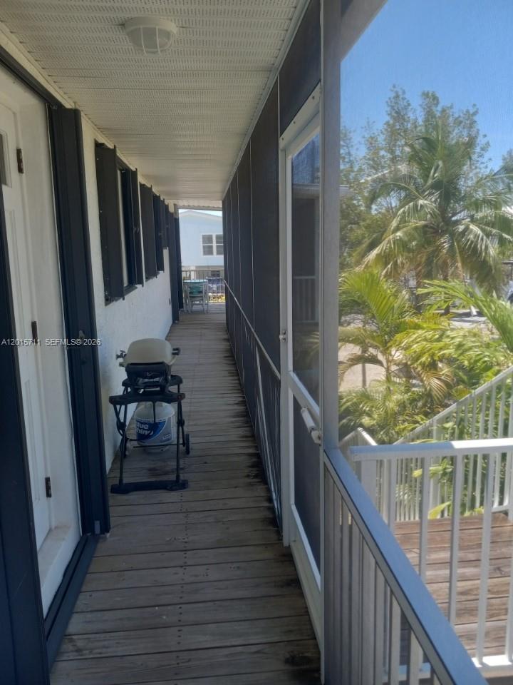 CAHILL PINES AND PALMS - Residential