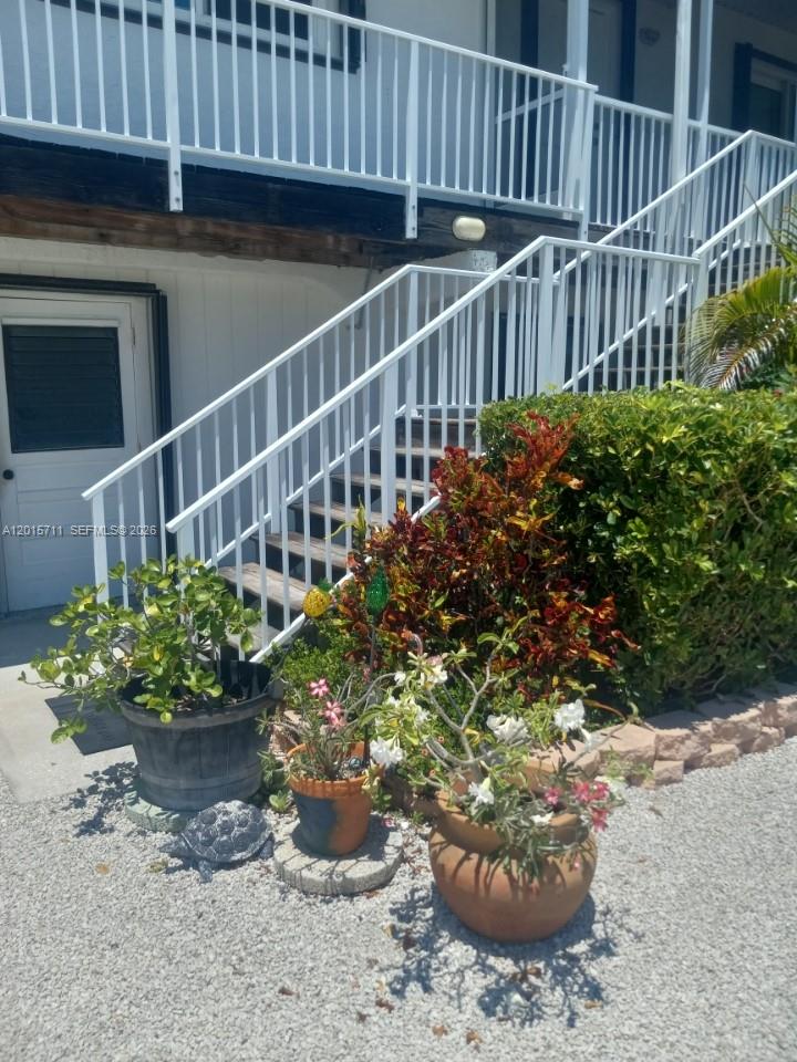 251 Pelican Ln