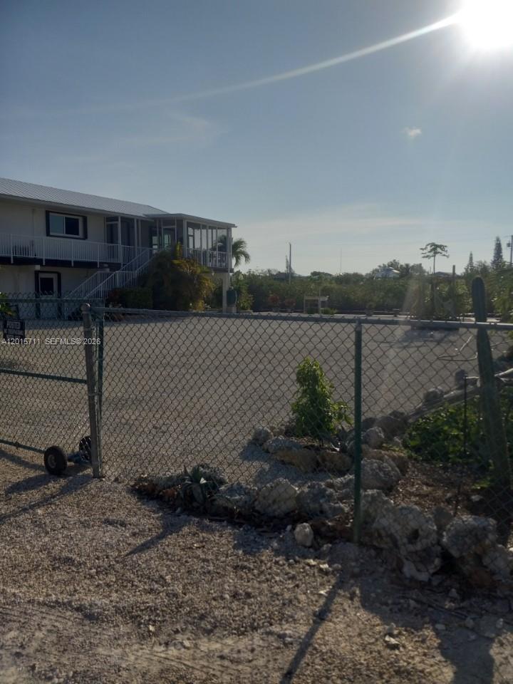 CAHILL PINES AND PALMS - Residential