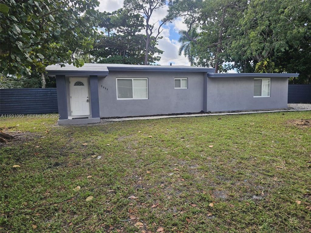 Photo of 2488 SW 6th Ct, Fort Lauderdale, FL 33312 (MLS # A11931093)