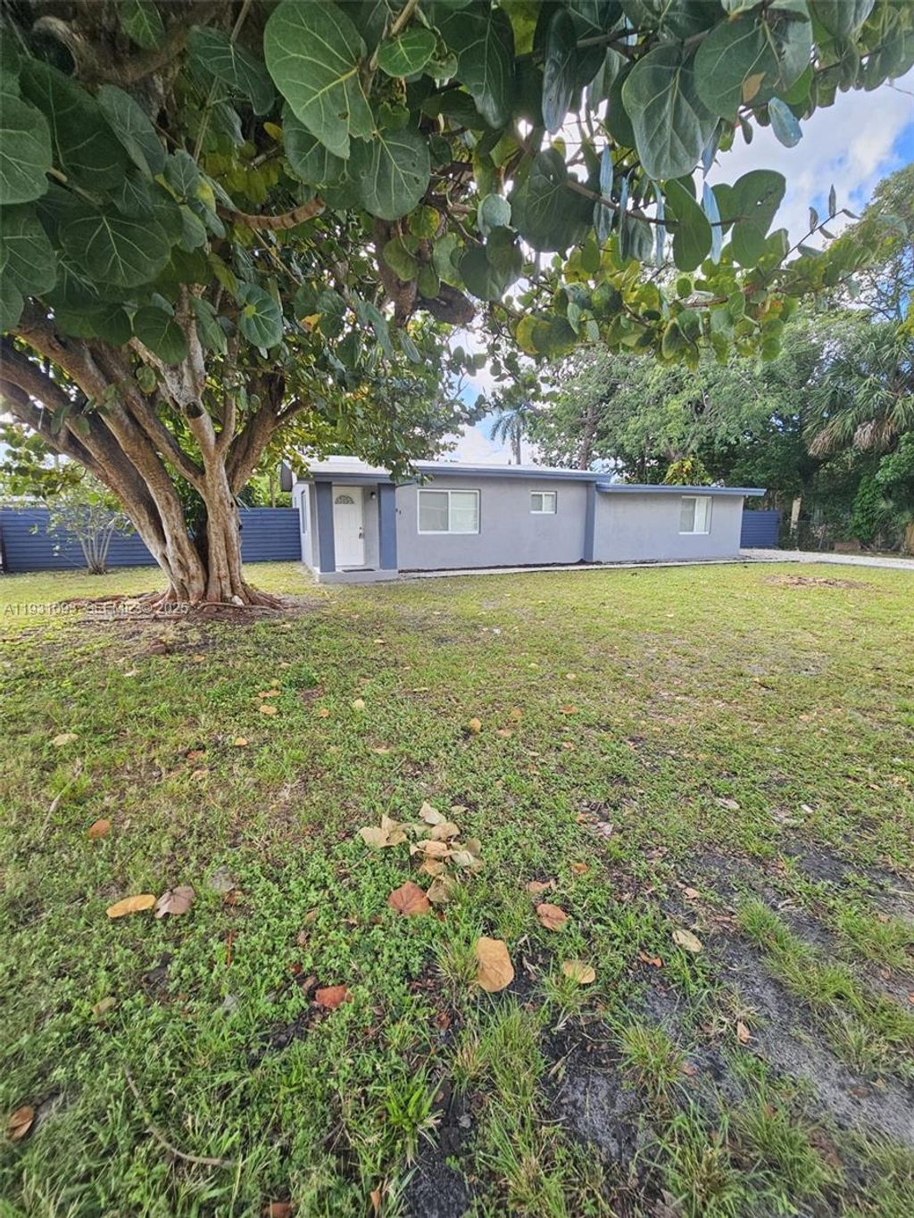 Photo of 2488 SW 6th Ct, Fort Lauderdale, FL 33312 (MLS # A11931093)
