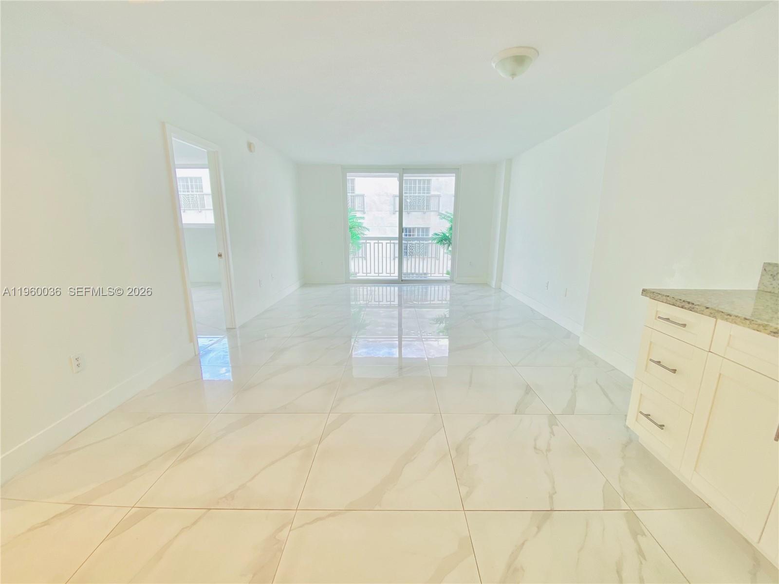 401 Ocean Dr 323